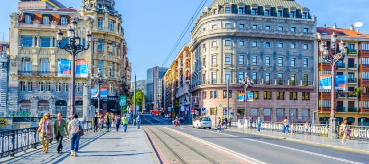 A 5 Minutos Andando Del Casco Viejo, Ayuntamiento, Plaza Circular Y Gran Via De Bilbao Y Proximo A Las 2 Lineas De Metro 外观 照片