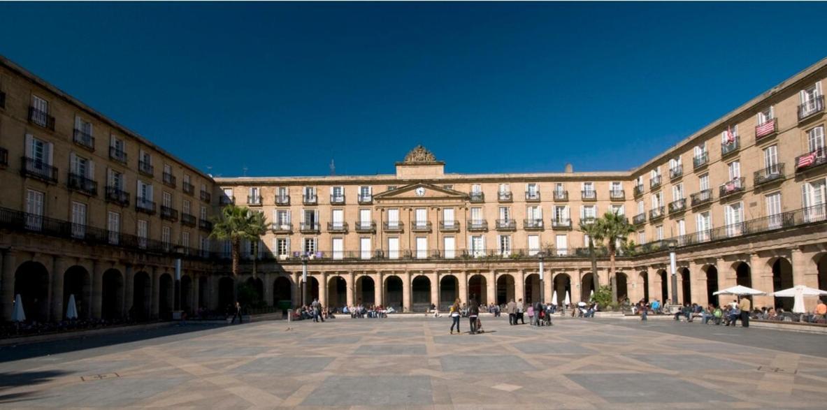 A 5 Minutos Andando Del Casco Viejo, Ayuntamiento, Plaza Circular Y Gran Via De Bilbao Y Proximo A Las 2 Lineas De Metro 外观 照片